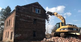 Демонтаж кирпичного дома Сосновоборск, цена от 2998 руб.